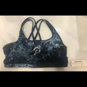 Peloton strappy sports bra